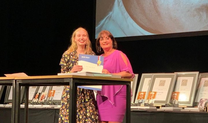 Julie-Mar Brok behaalt als eerste de titel SVH Gezel Wijnmeester